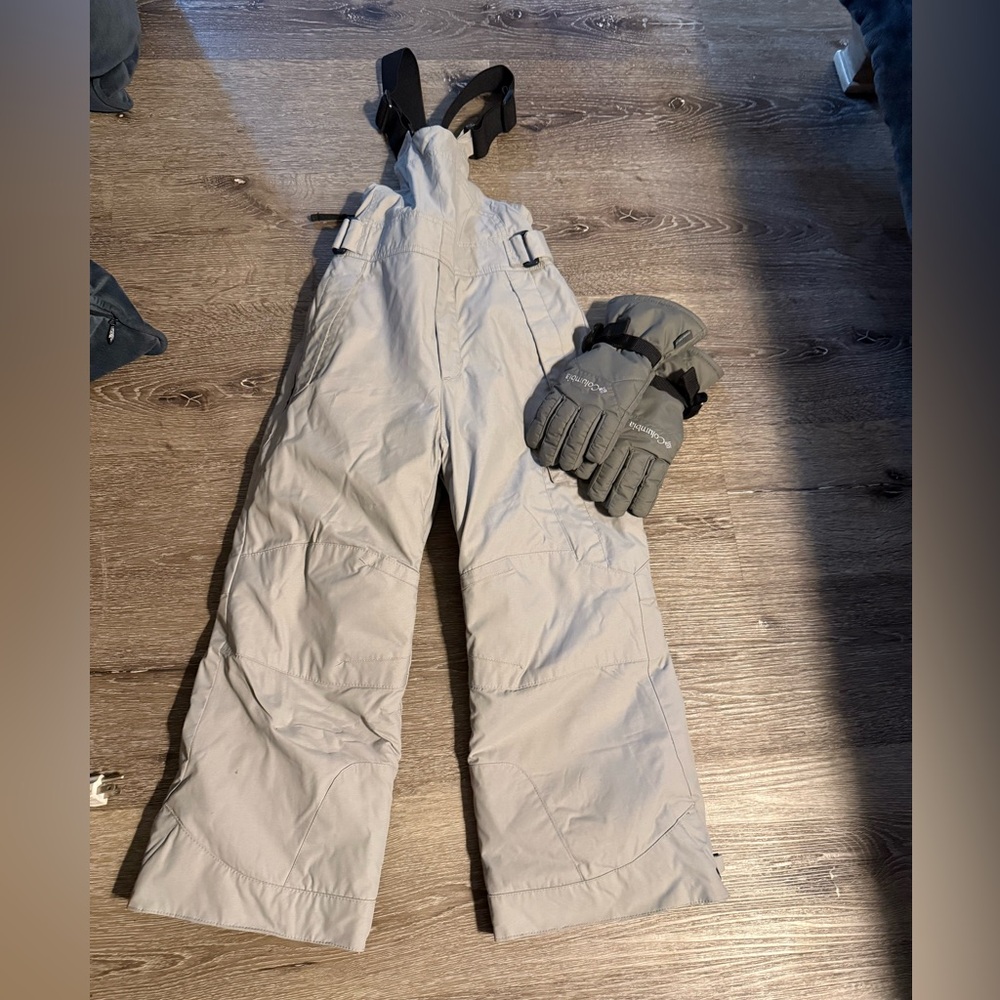 Gray Snow Pants with Gloves